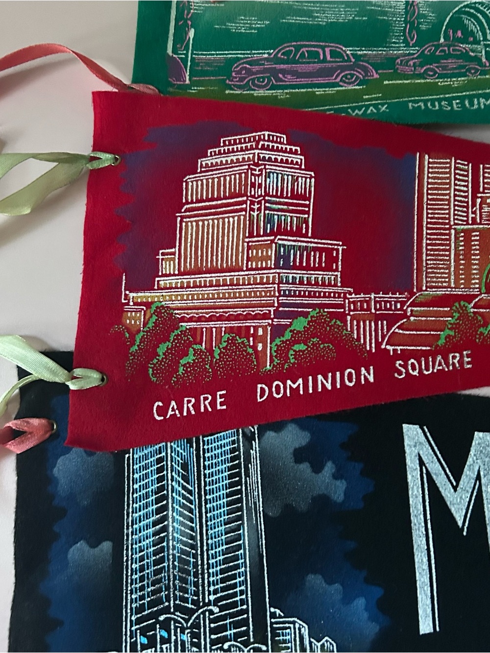 Rare Vintage Montreal Landmarks Canada Felt Pennant Lot – Set of 4 Deadstock 60s - Picture 3 of 13